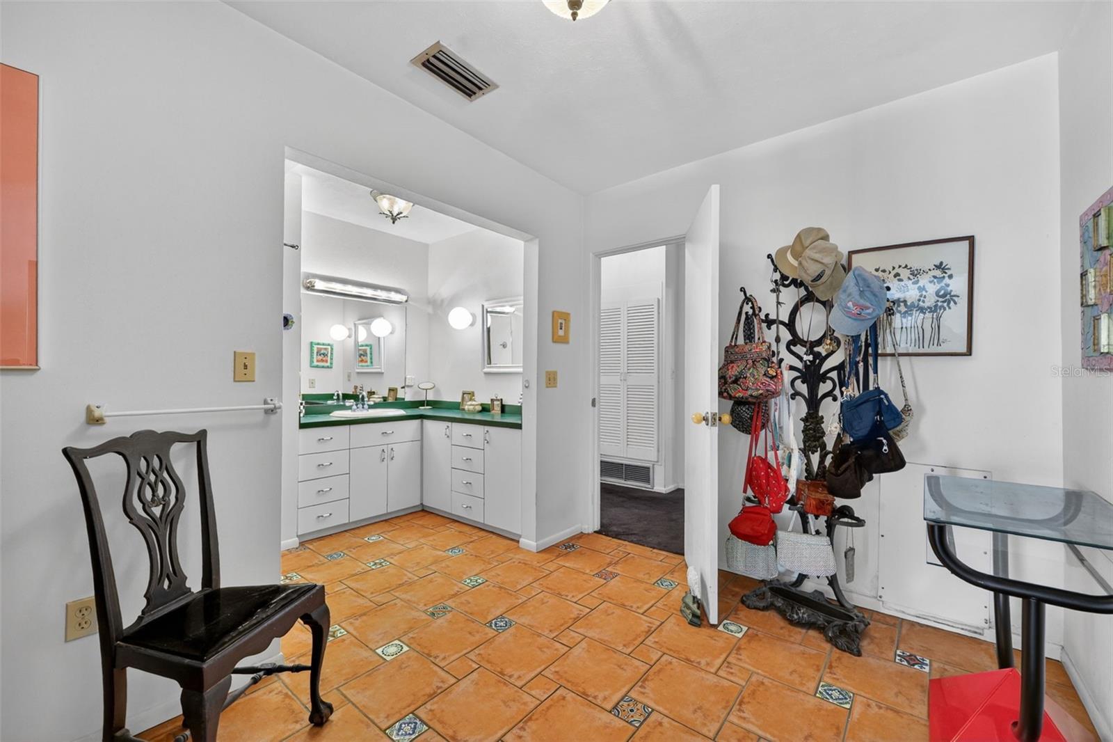 6100 HOLLYWOOD BLVD, SARASOTA, FL, 34231