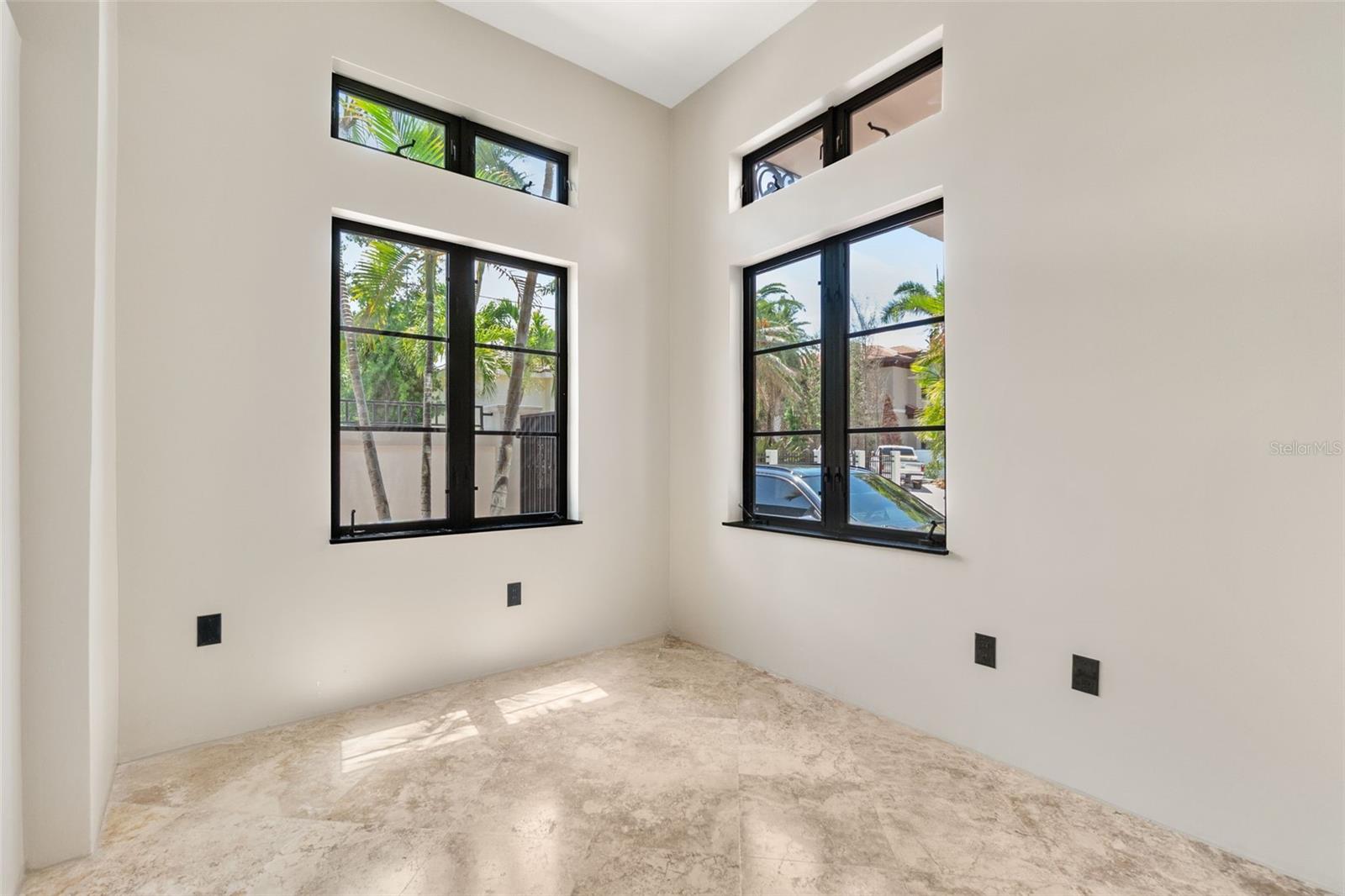 324 SIESTA DR, SARASOTA, FL, 34242