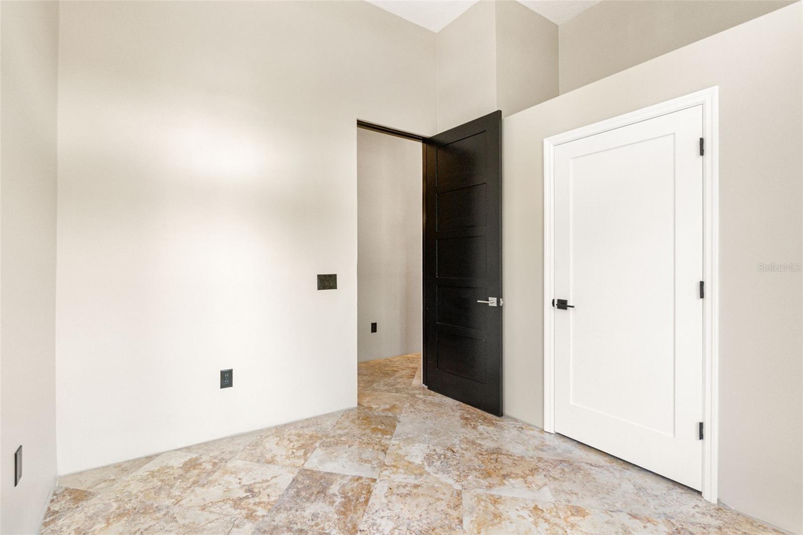 324 SIESTA DR, SARASOTA, FL, 34242
