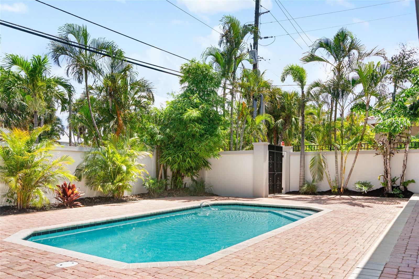 324 SIESTA DR, SARASOTA, FL, 34242