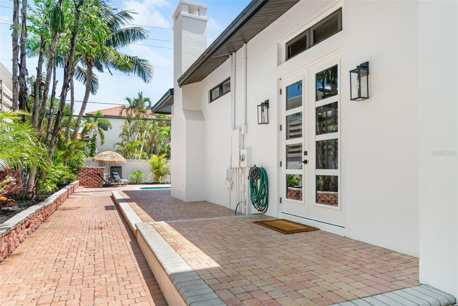 324 SIESTA DR, SARASOTA, FL, 34242