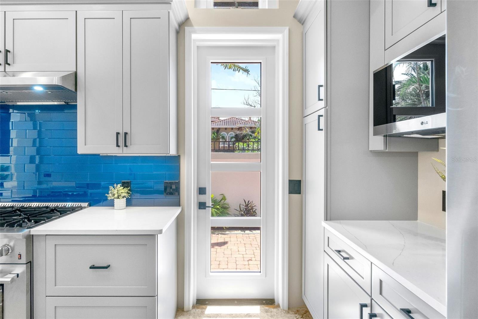 324 SIESTA DR, SARASOTA, FL, 34242