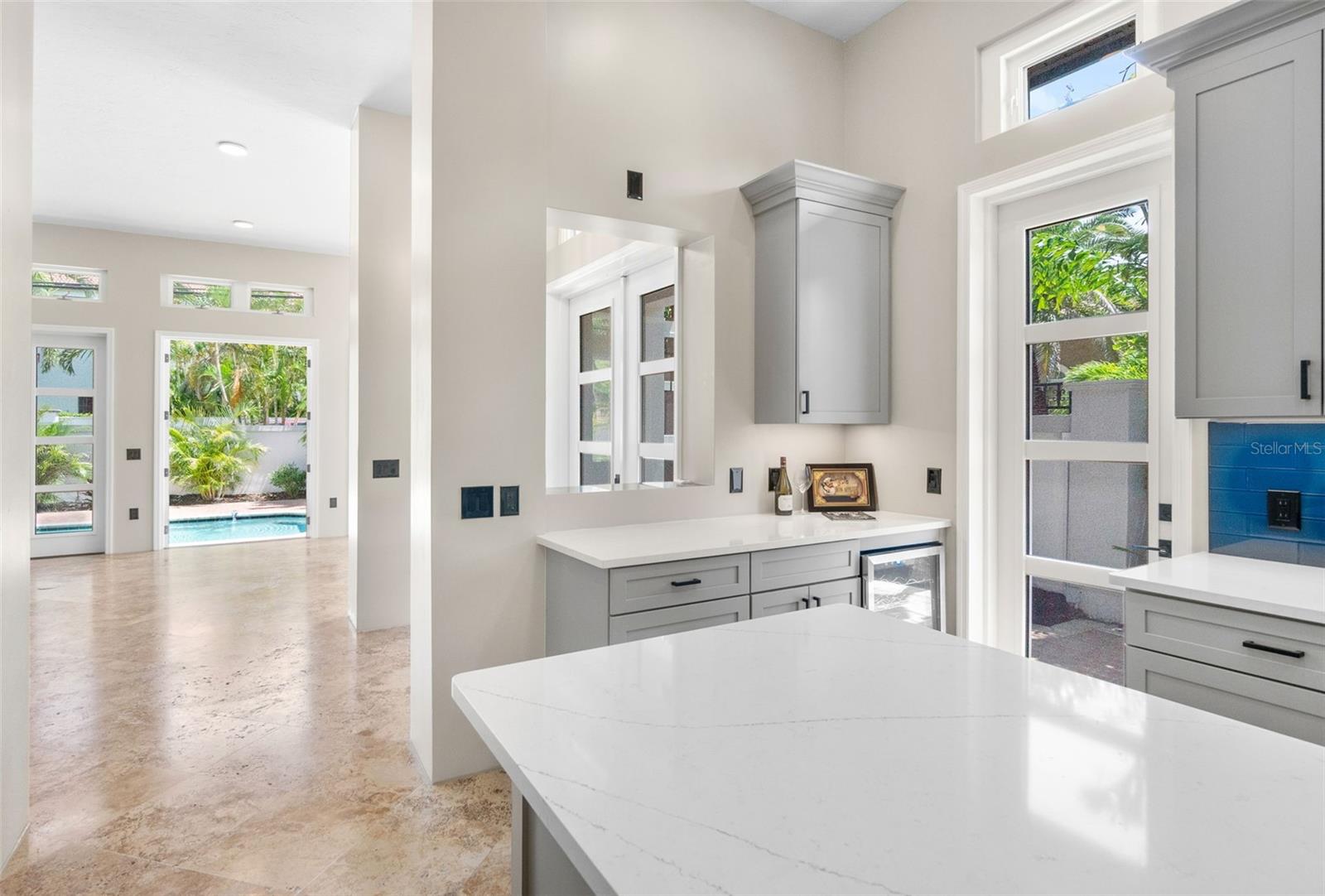 324 SIESTA DR, SARASOTA, FL, 34242
