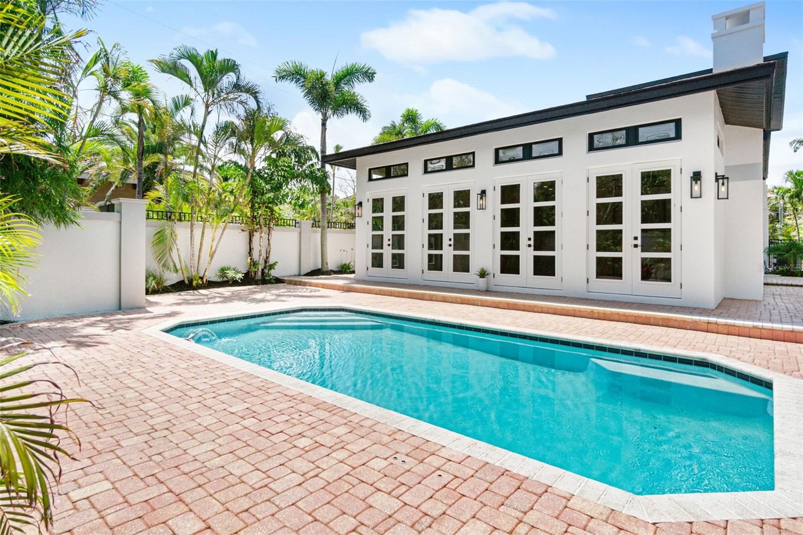 324 SIESTA DR, SARASOTA, FL, 34242