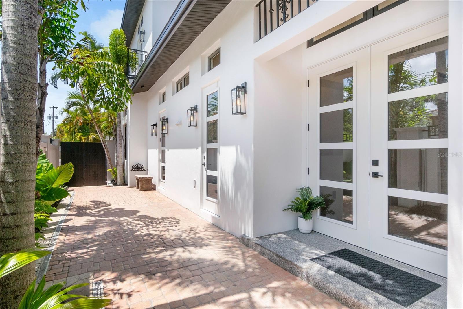 324 SIESTA DR, SARASOTA, FL, 34242