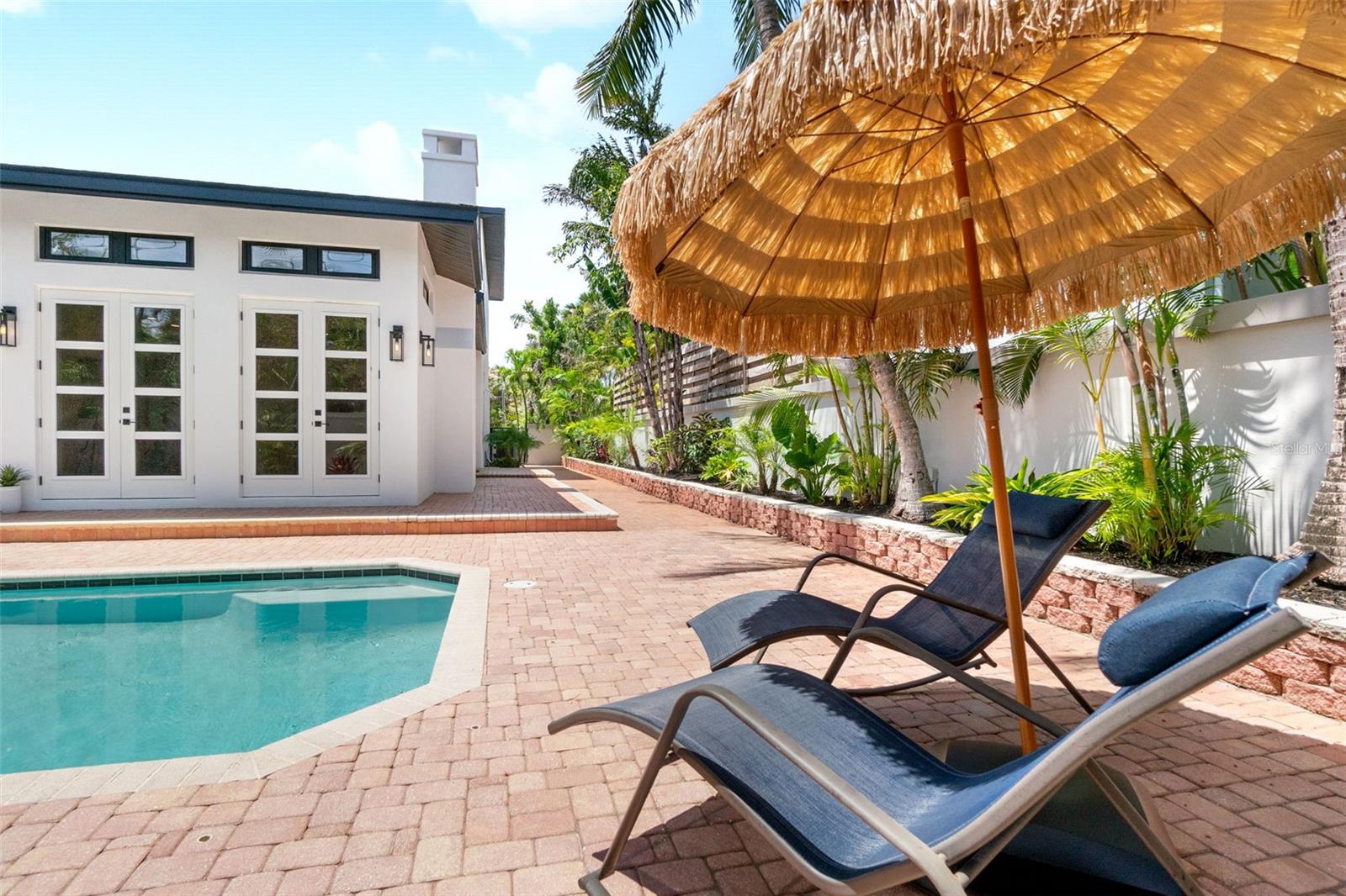 324 SIESTA DR, SARASOTA, FL, 34242