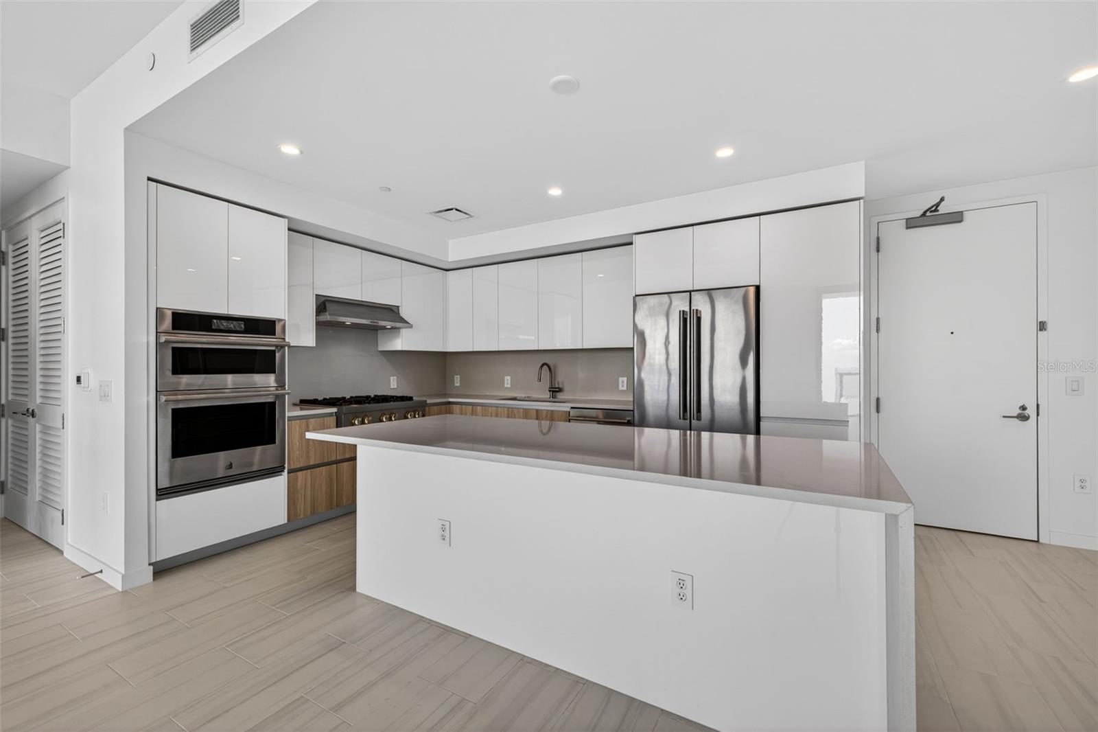 400 CENTRAL AVE #3706, ST PETERSBURG, FL, 33701