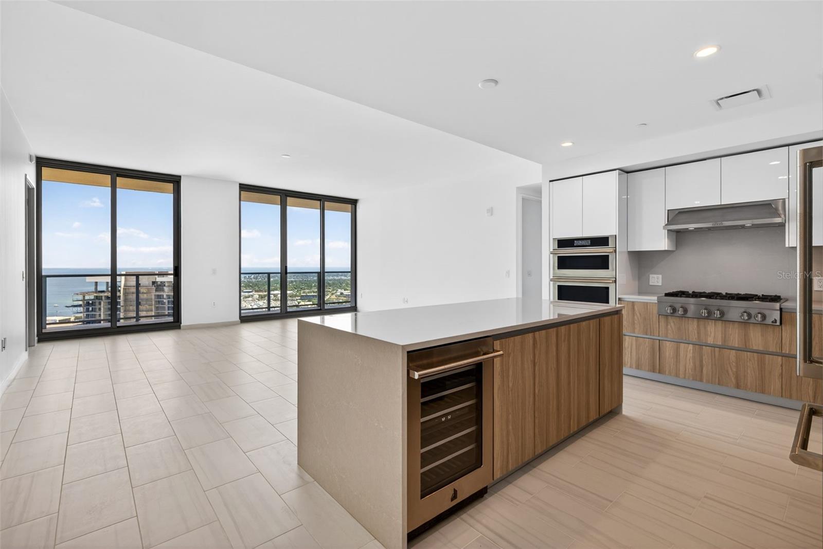 400 CENTRAL AVE #3706, ST PETERSBURG, FL, 33701