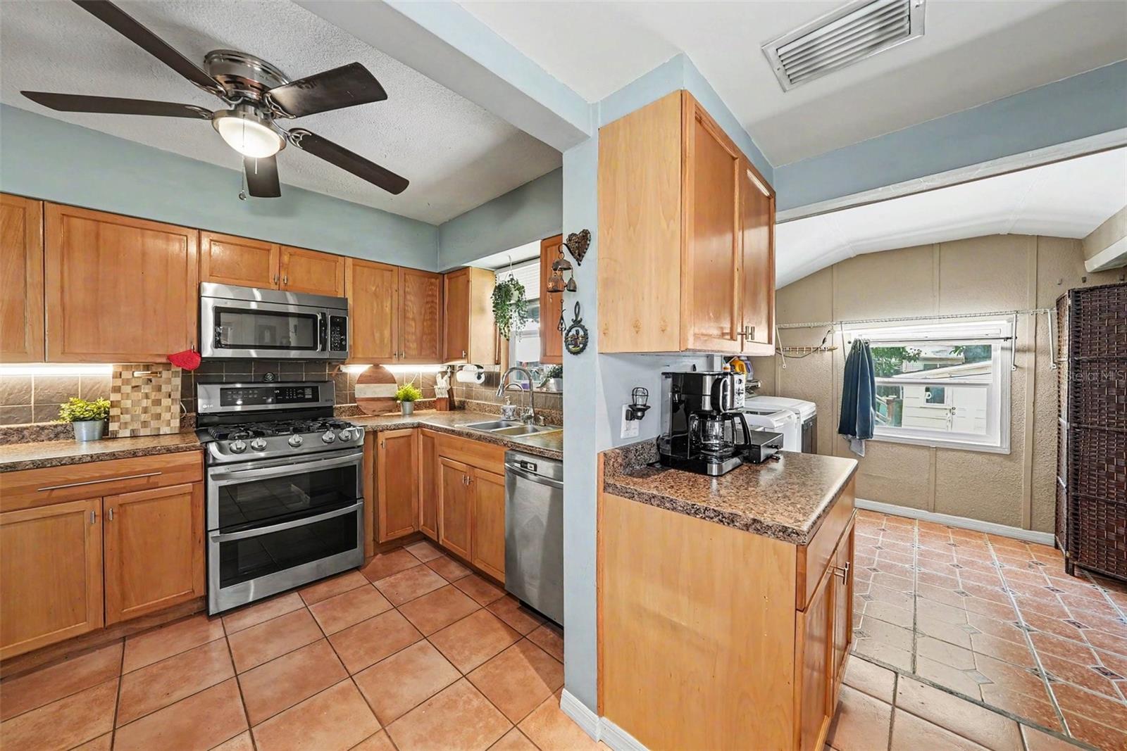 2827 9TH AVE N, ST PETERSBURG, FL, 33713