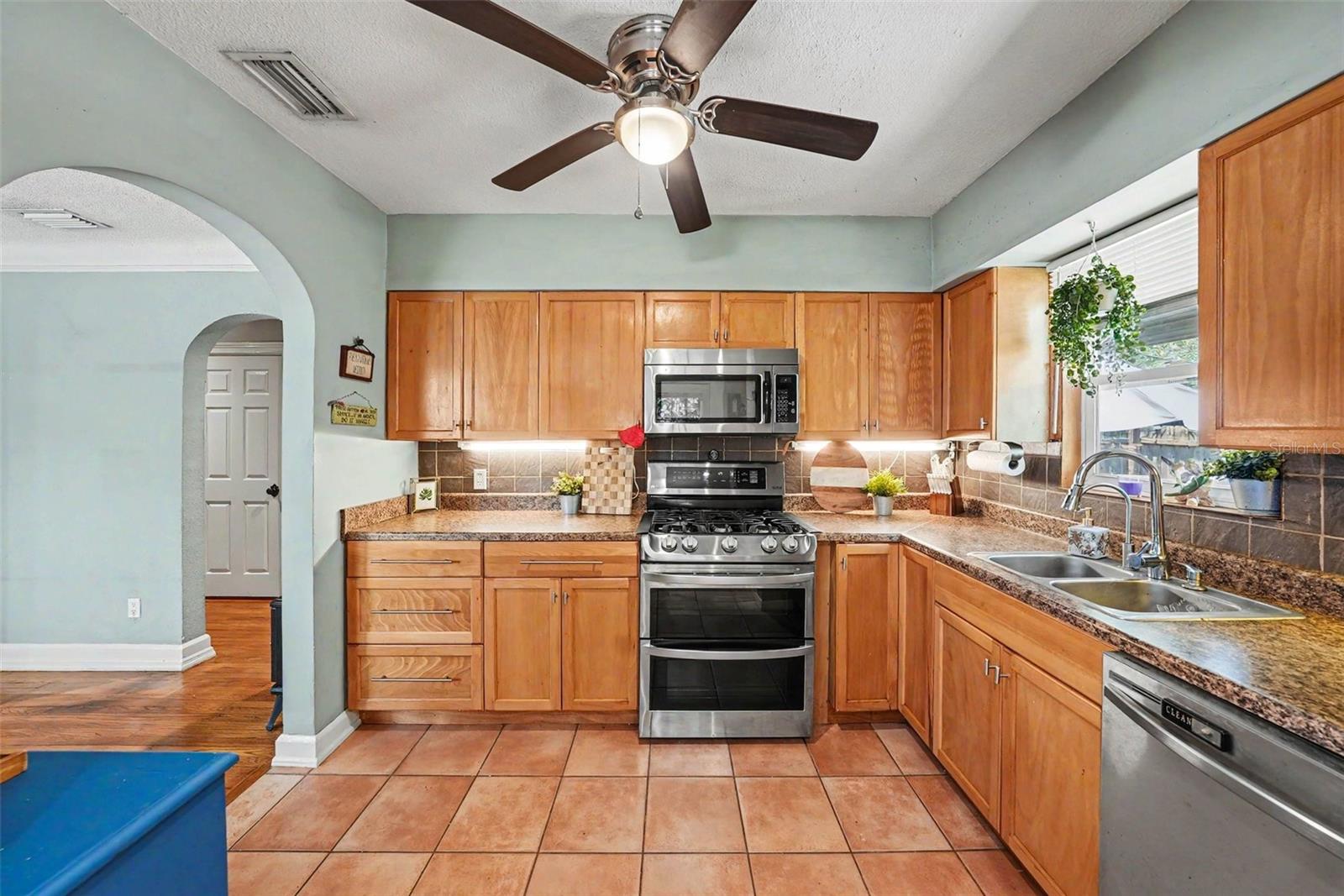 2827 9TH AVE N, ST PETERSBURG, FL, 33713