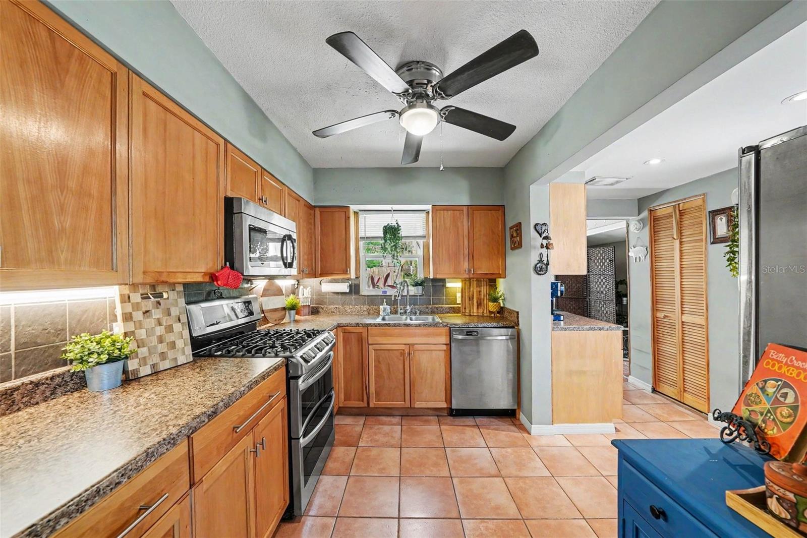 2827 9TH AVE N, ST PETERSBURG, FL, 33713