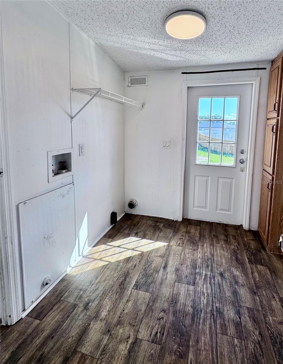 4300 MEADOW RIDGE AVE, MULBERRY, FL, 33860