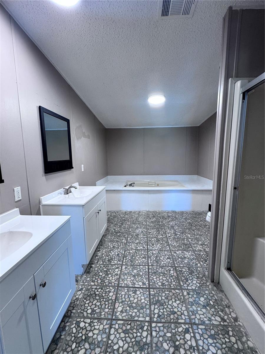 4300 MEADOW RIDGE AVE, MULBERRY, FL, 33860