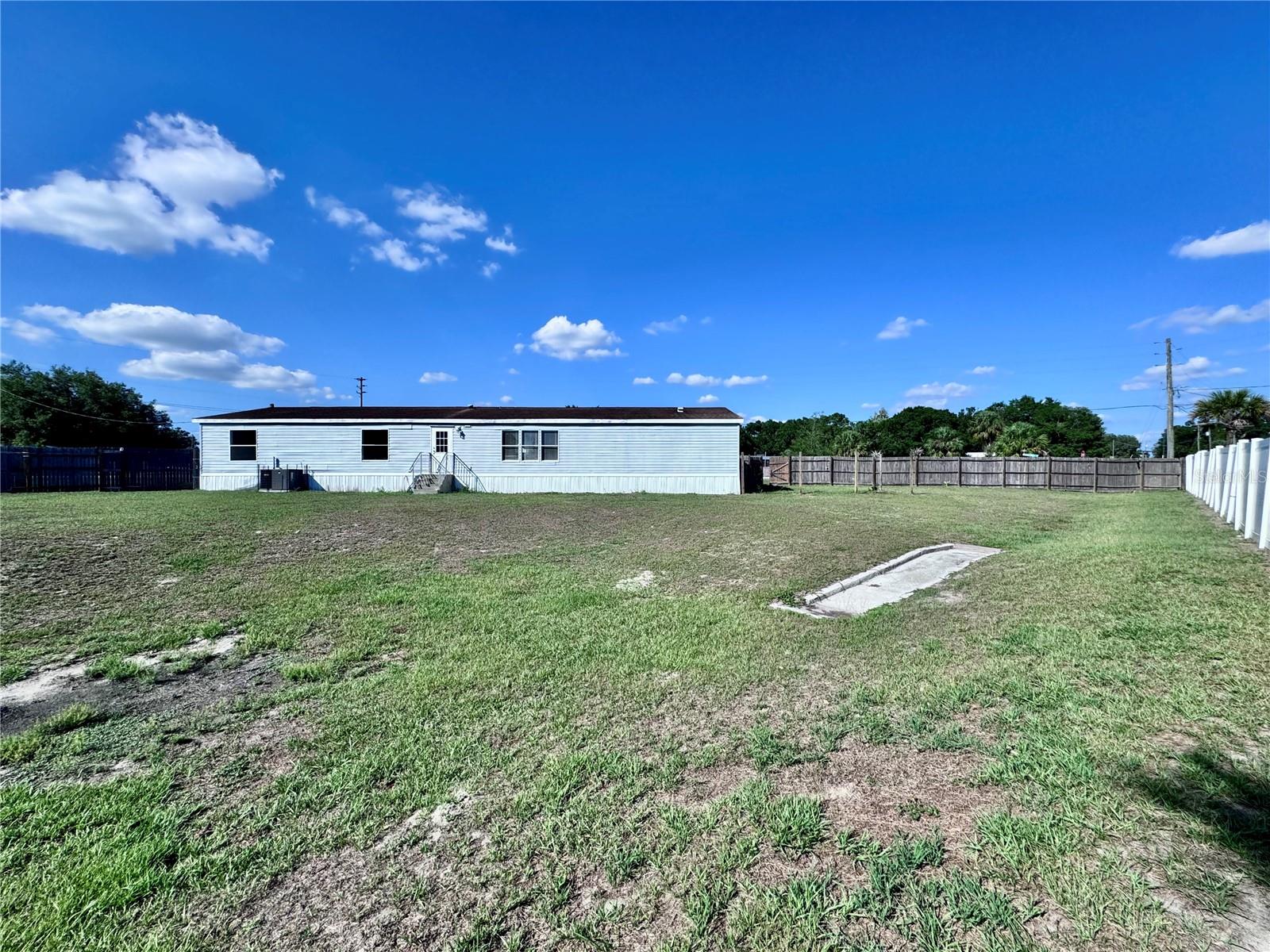 4300 MEADOW RIDGE AVE, MULBERRY, FL, 33860