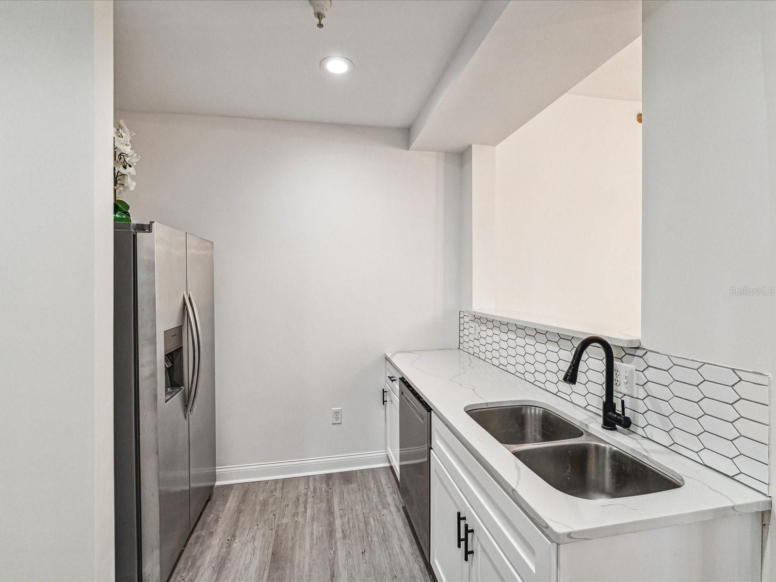 215 CENTRAL AVE #3F, ST PETERSBURG, FL, 33701