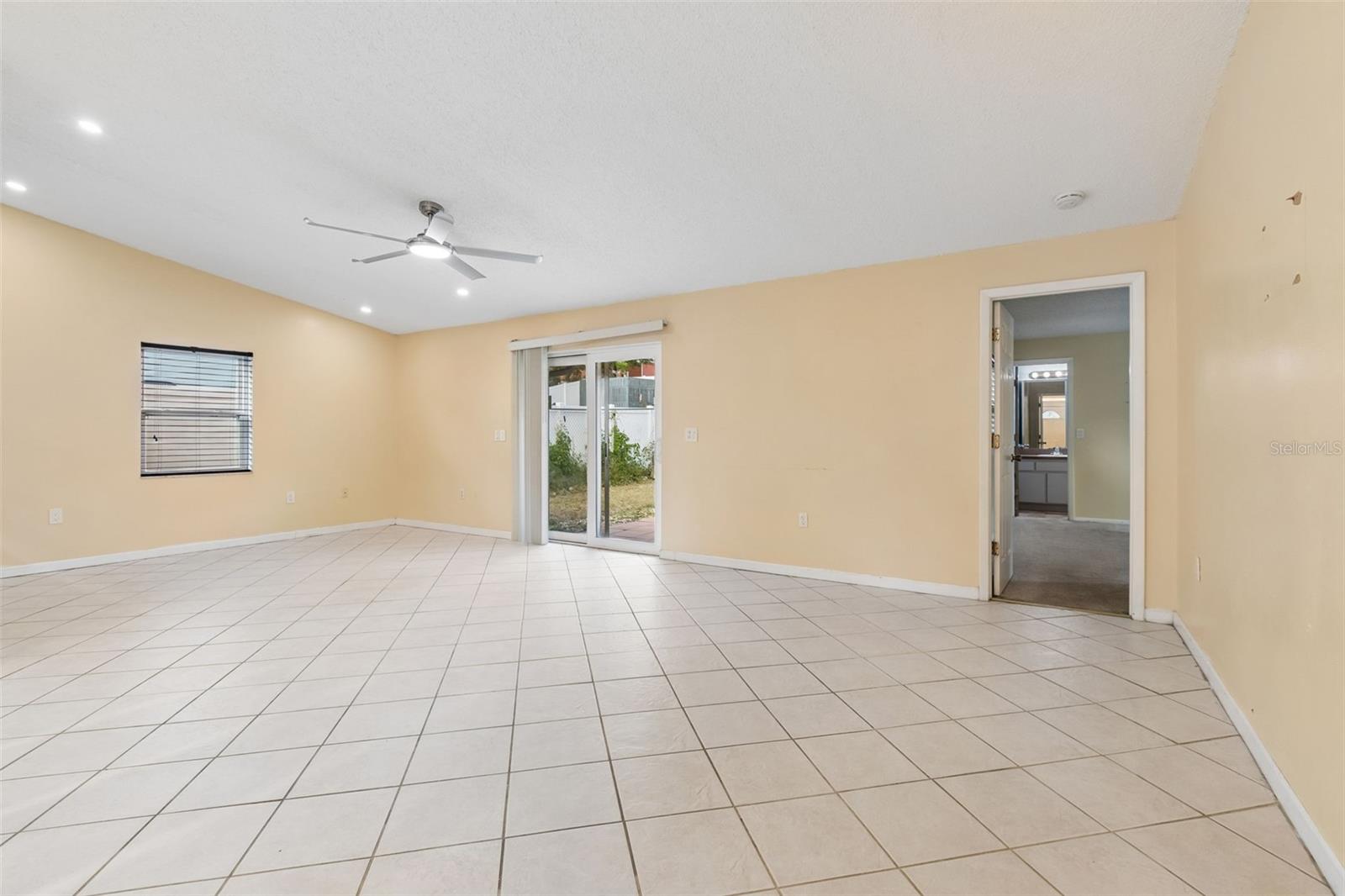 8445 N RIVER DUNE ST, TAMPA, FL, 33617