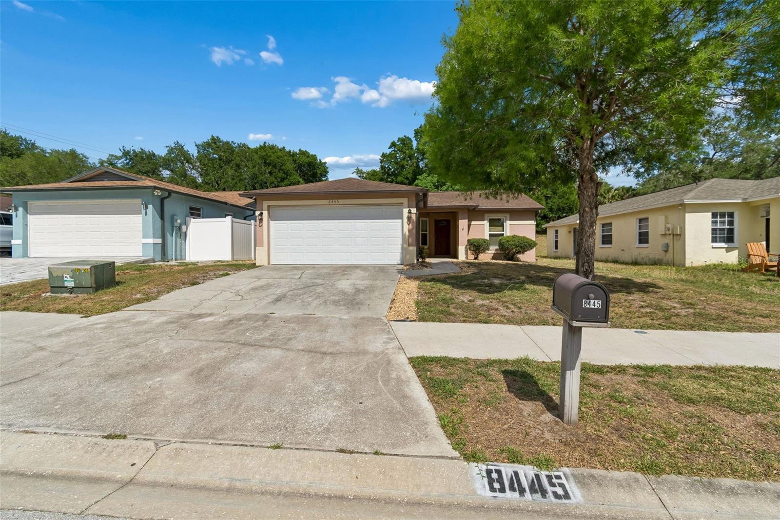 8445 N RIVER DUNE ST, TAMPA, FL, 33617