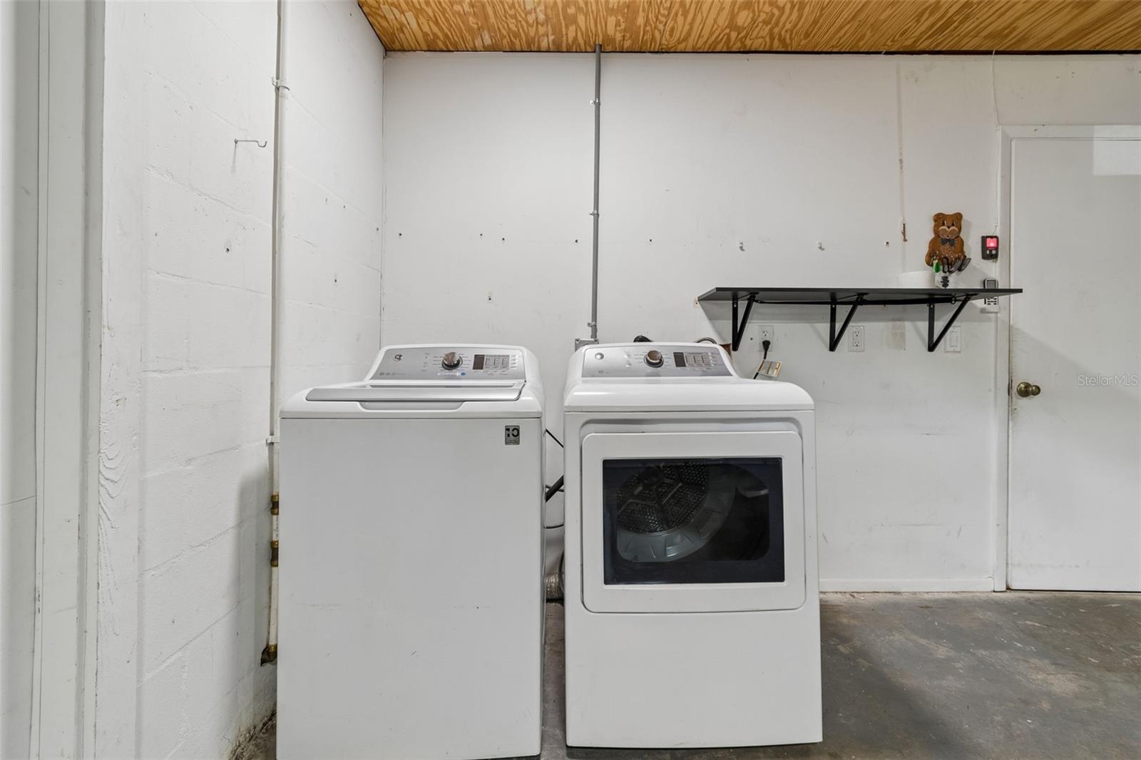 8445 N RIVER DUNE ST, TAMPA, FL, 33617
