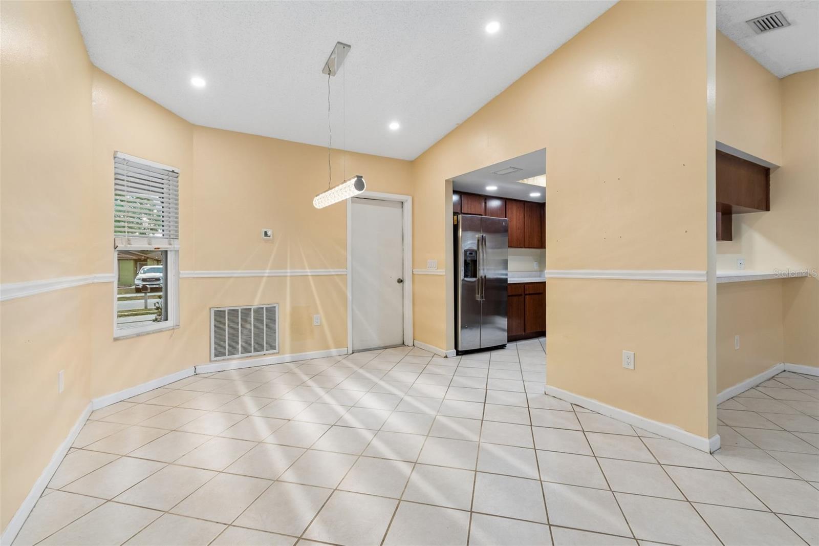 8445 N RIVER DUNE ST, TAMPA, FL, 33617