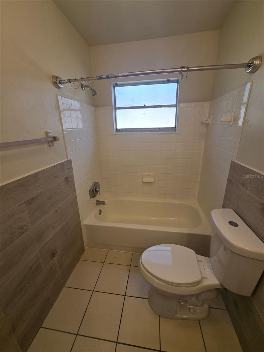 1109 E SENECA AVE #B, TAMPA, FL, 33612