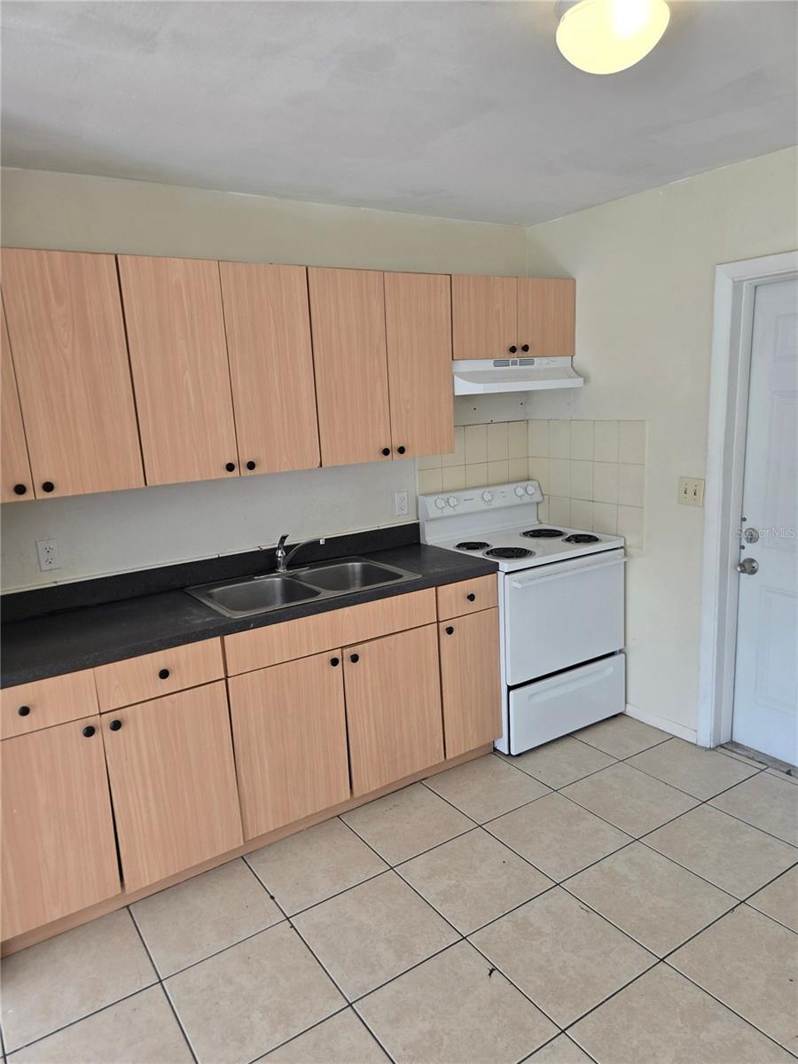 1109 E SENECA AVE #B, TAMPA, FL, 33612