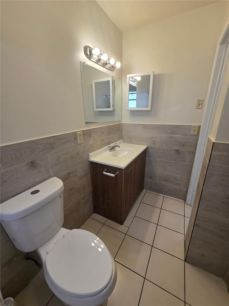 1109 E SENECA AVE #B, TAMPA, FL, 33612