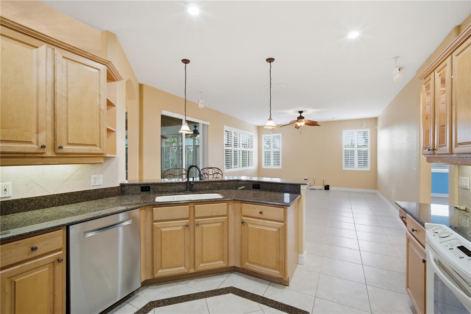 718 BUNKER VIEW DR, APOLLO BEACH, FL, 33572