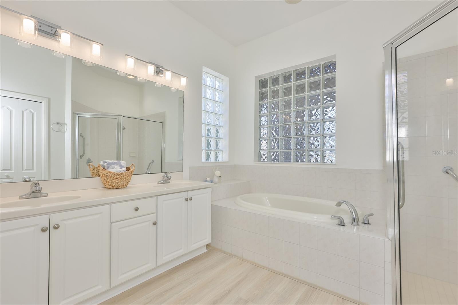 448 NOBLE FAIRE DR, SUN CITY CENTER, FL, 33573