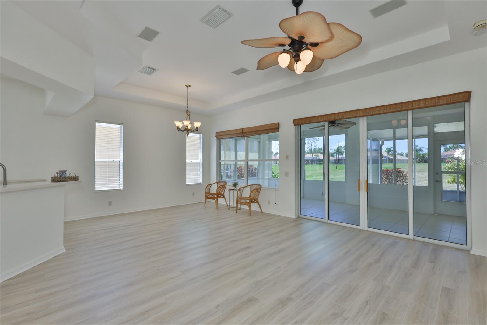 448 NOBLE FAIRE DR, SUN CITY CENTER, FL, 33573