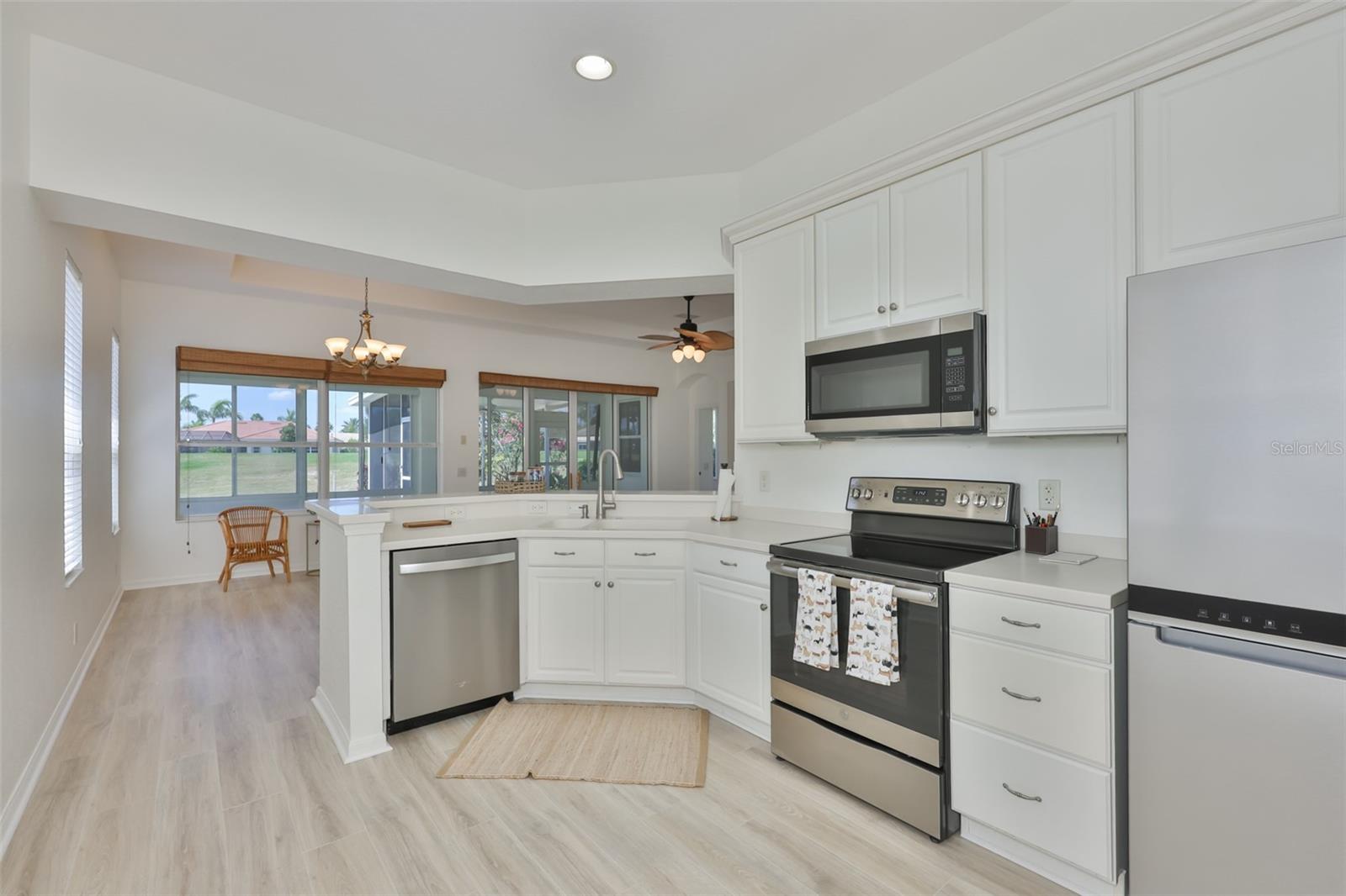 448 NOBLE FAIRE DR, SUN CITY CENTER, FL, 33573
