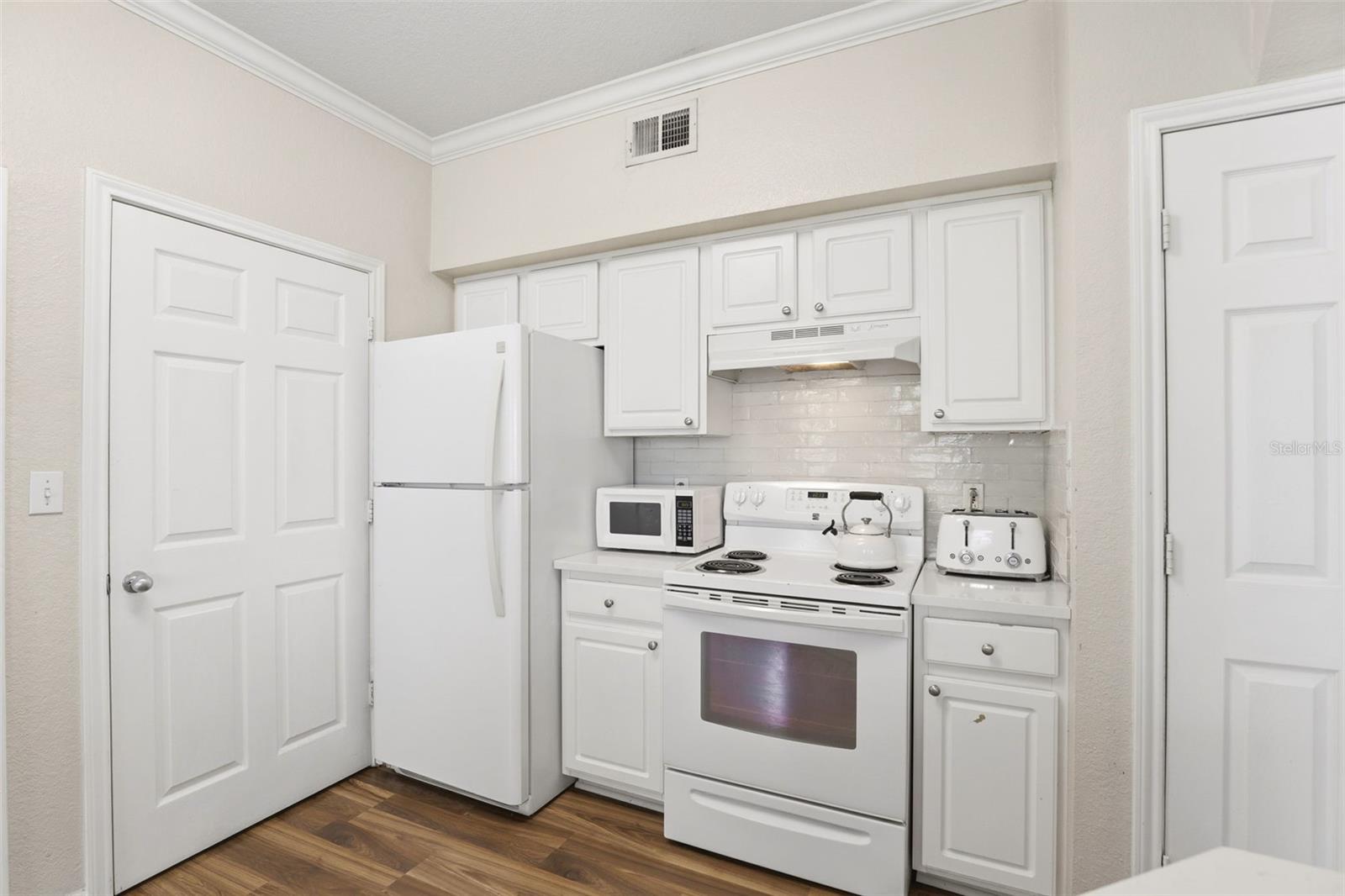 911 N ORANGE AVE #521, ORLANDO, FL, 32801