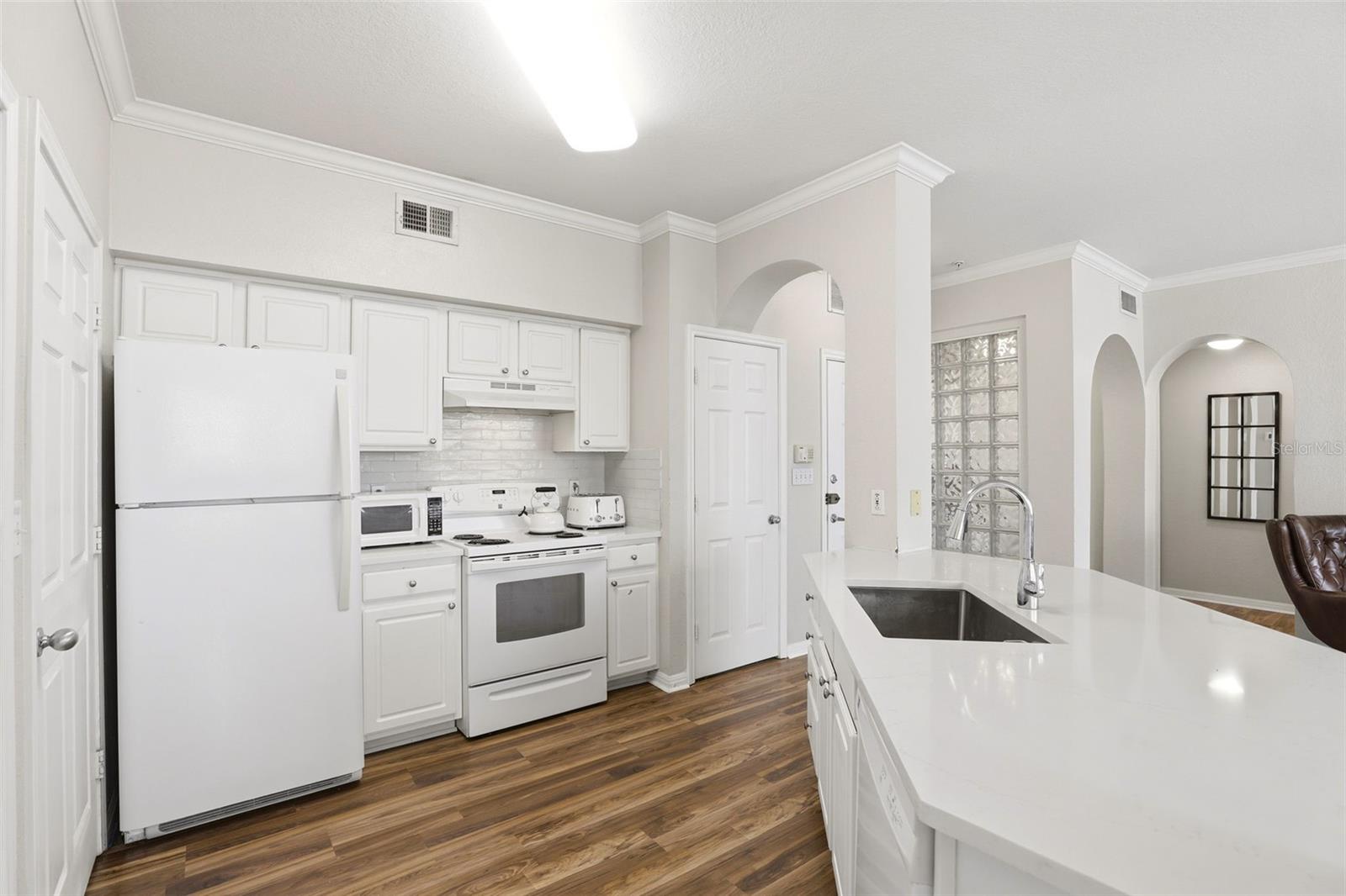 911 N ORANGE AVE #521, ORLANDO, FL, 32801