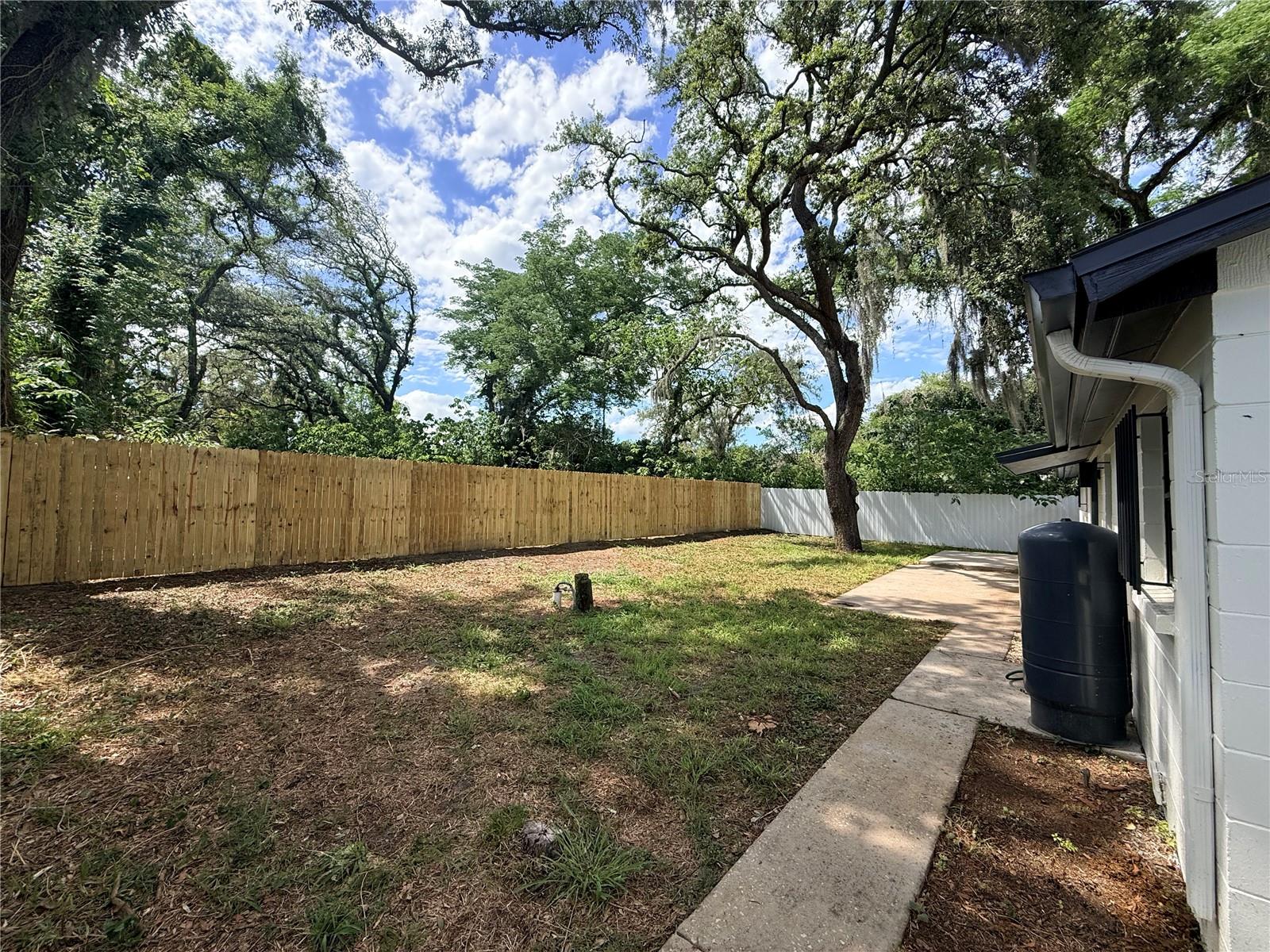 9010 N JONES AVE, TAMPA, FL, 33604