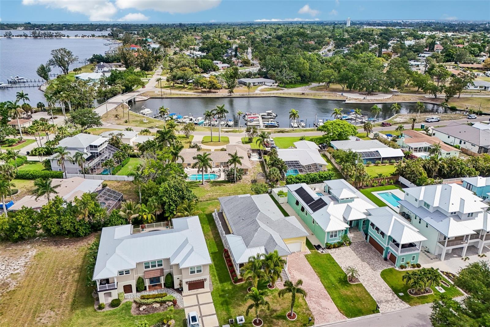 8174 17TH AVE W, BRADENTON, FL, 34209