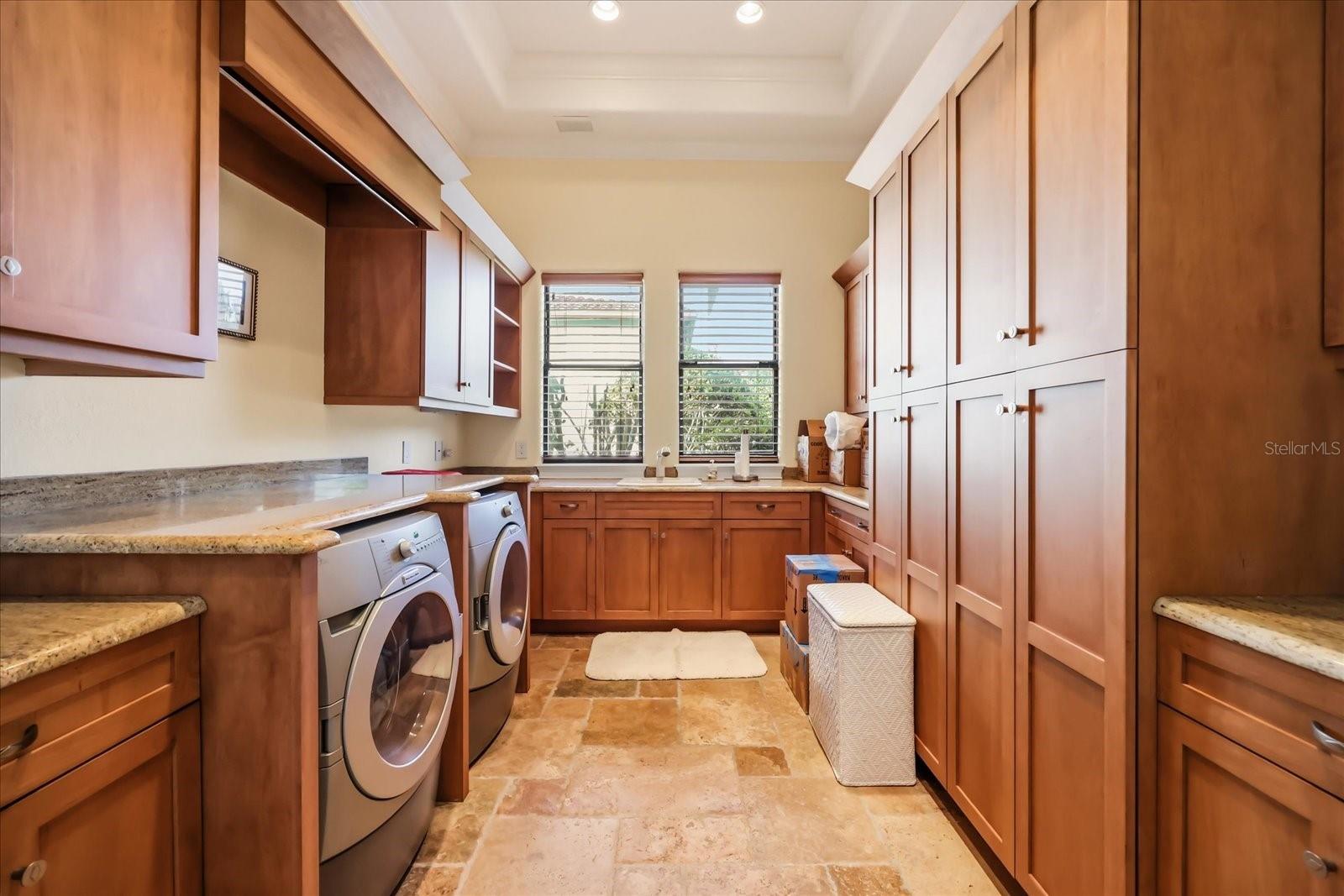 1136 LAKE WHITNEY DR, WINDERMERE, FL, 34786
