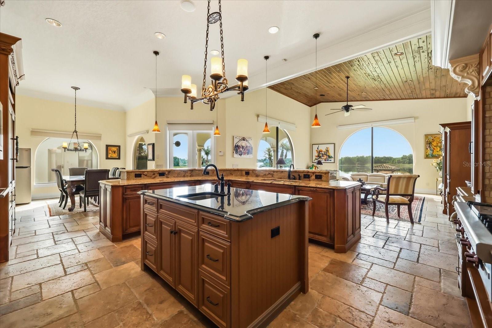 1136 LAKE WHITNEY DR, WINDERMERE, FL, 34786
