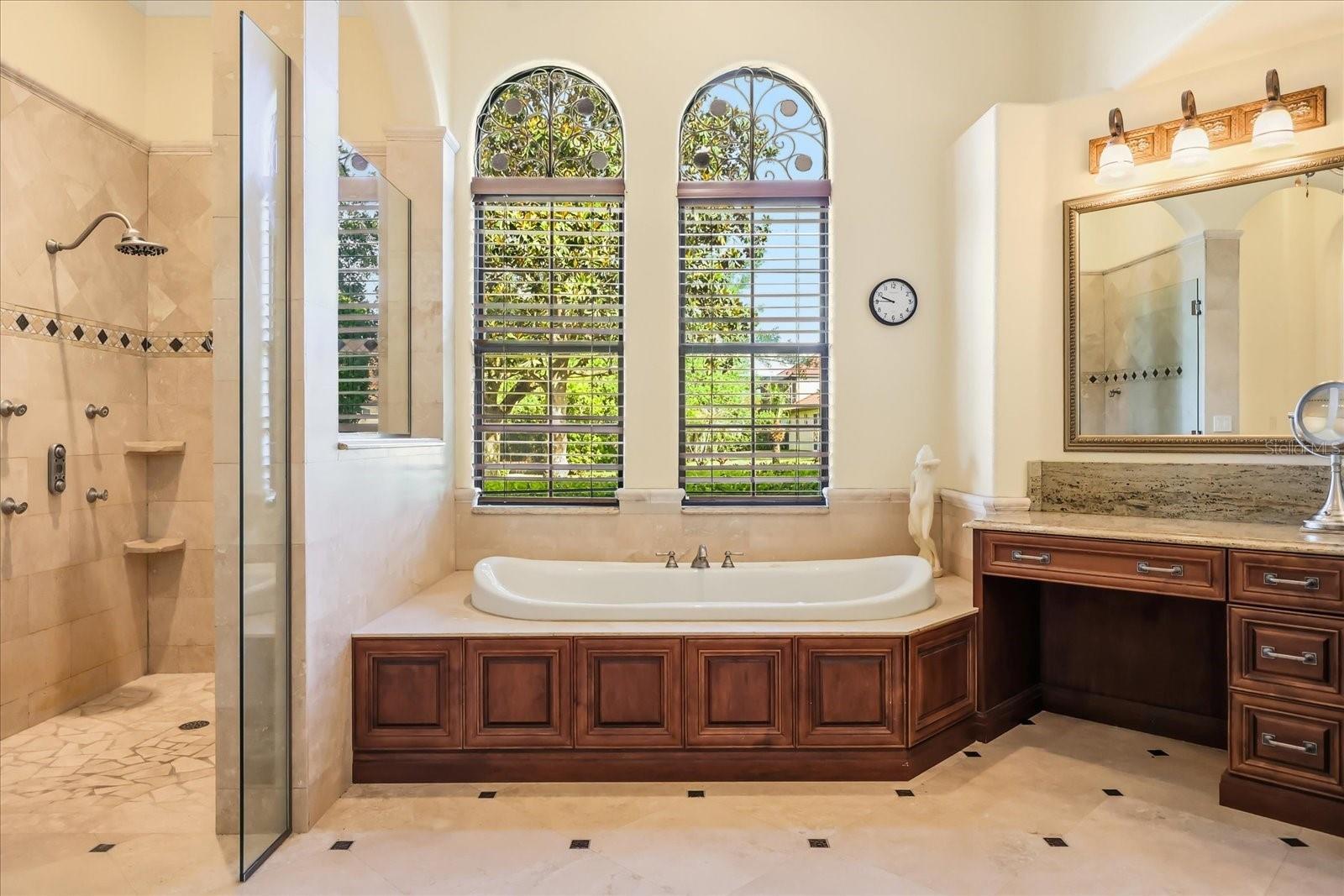 1136 LAKE WHITNEY DR, WINDERMERE, FL, 34786