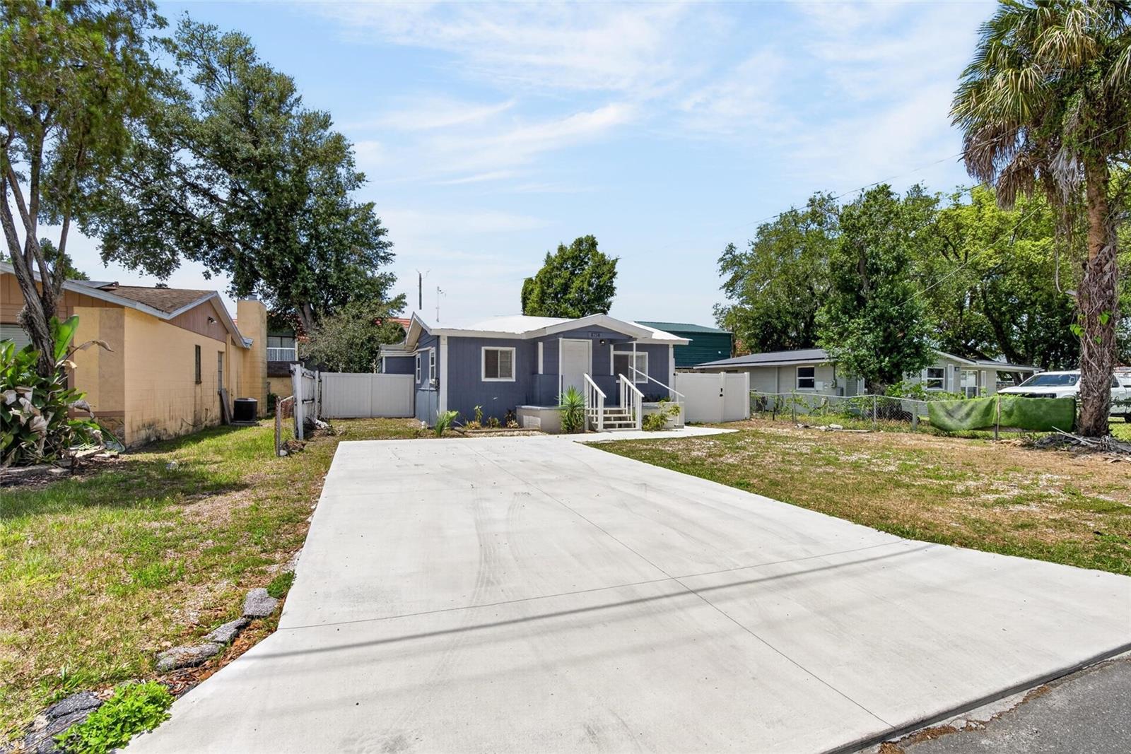 8738 N TANGERINE PL, TAMPA, FL, 33617