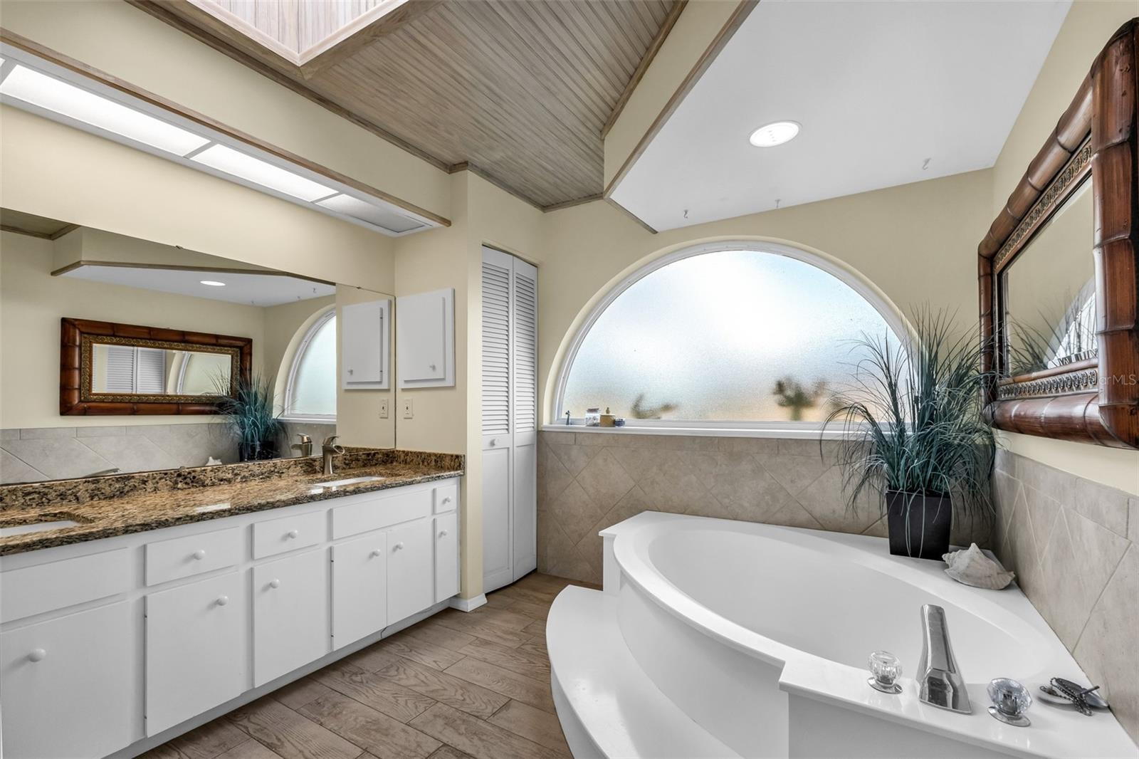 303 ROTONDA CIR, ROTONDA WEST, FL, 33947