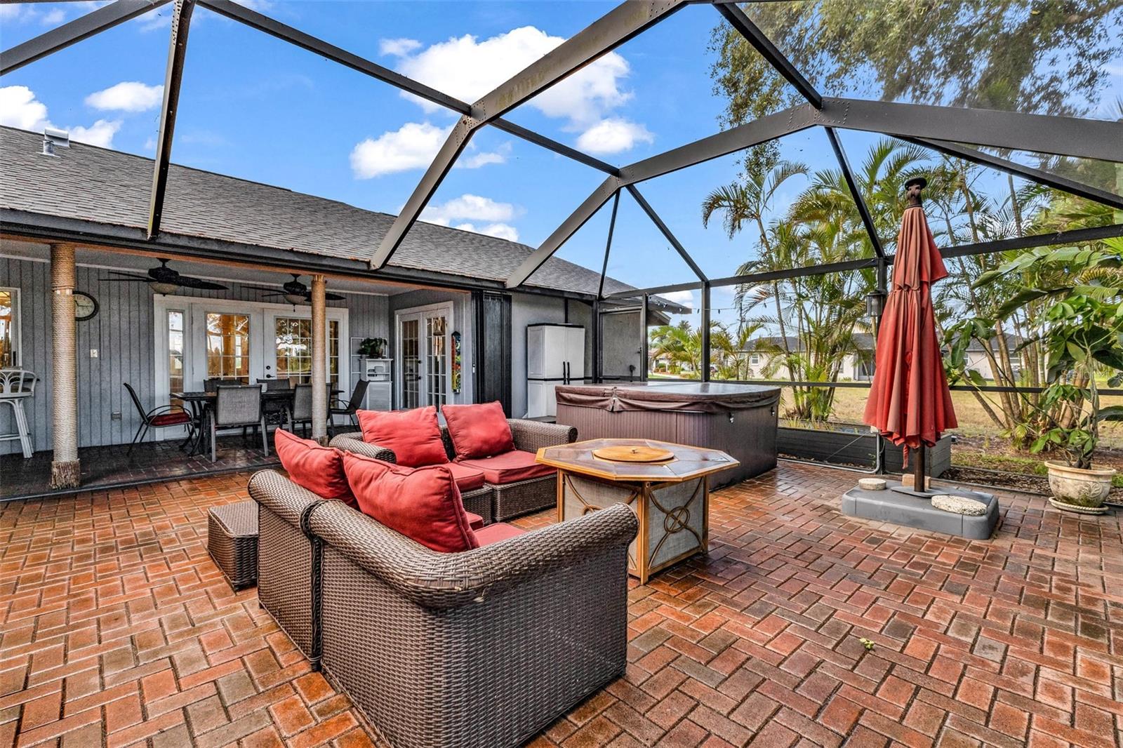 303 ROTONDA CIR, ROTONDA WEST, FL, 33947