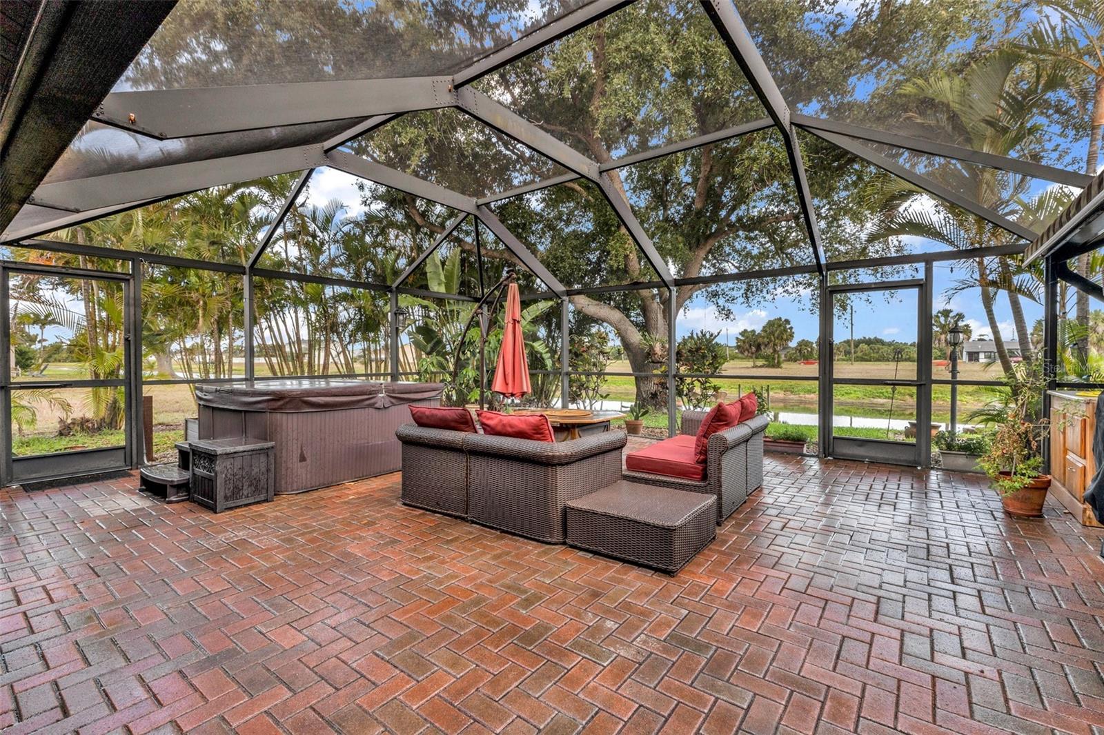 303 ROTONDA CIR, ROTONDA WEST, FL, 33947