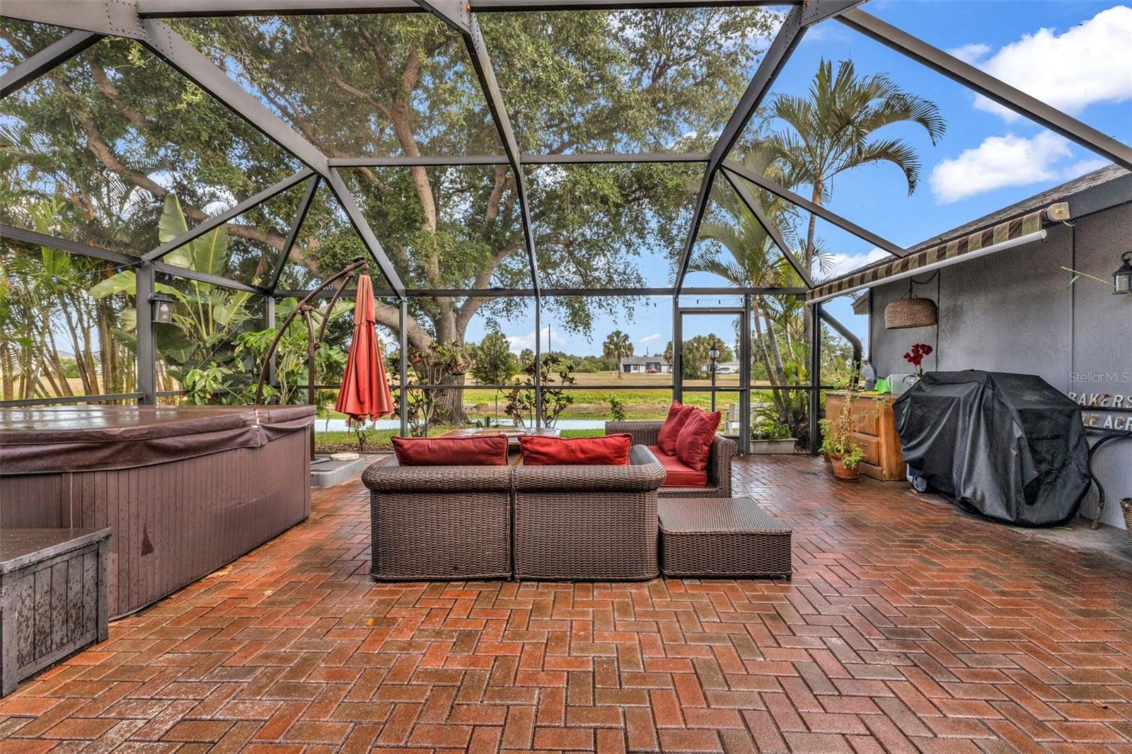 303 ROTONDA CIR, ROTONDA WEST, FL, 33947