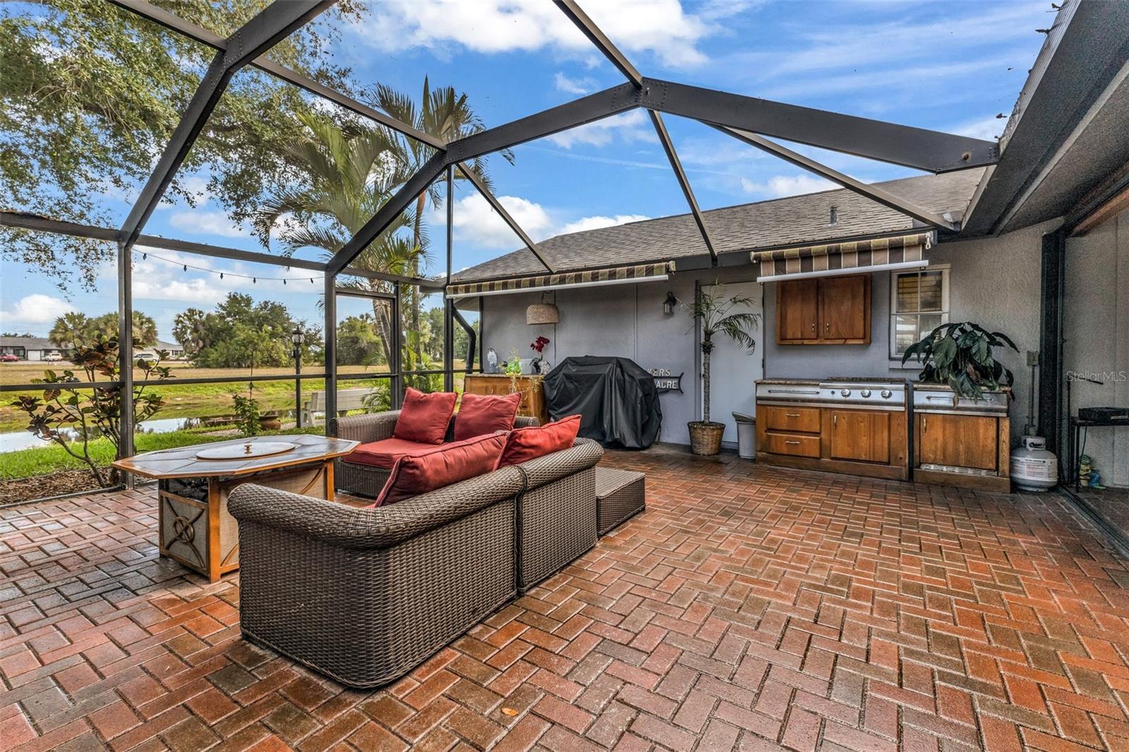 303 ROTONDA CIR, ROTONDA WEST, FL, 33947