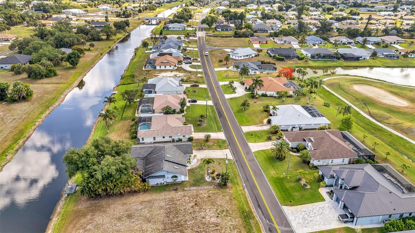 303 ROTONDA CIR, ROTONDA WEST, FL, 33947
