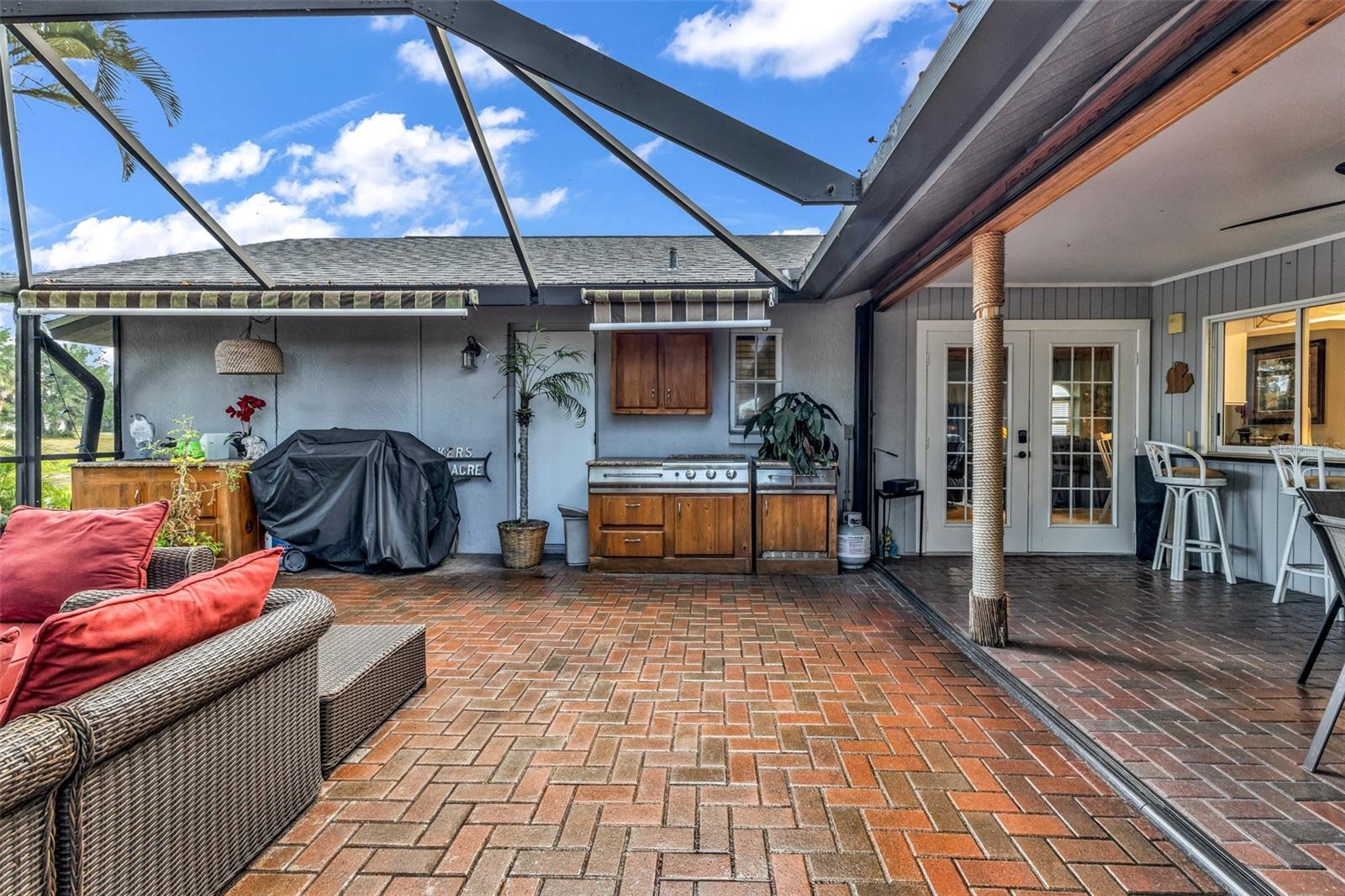 303 ROTONDA CIR, ROTONDA WEST, FL, 33947