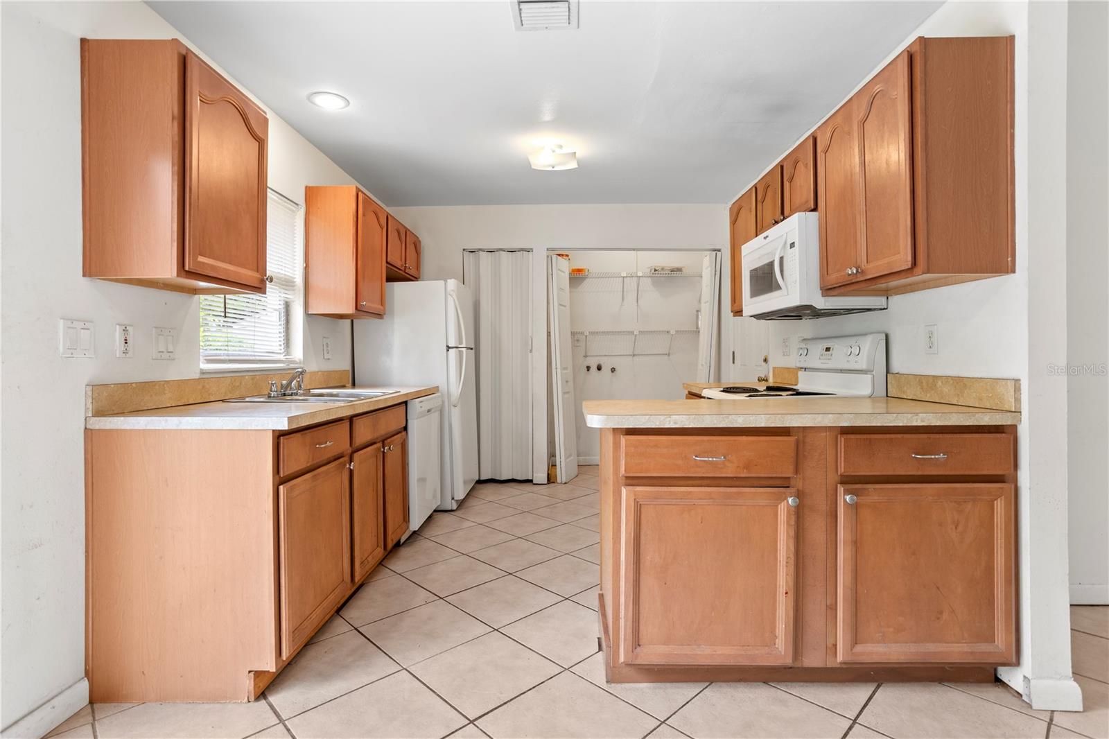 1921 BONNEVILLE DR, ORLANDO, FL, 32826