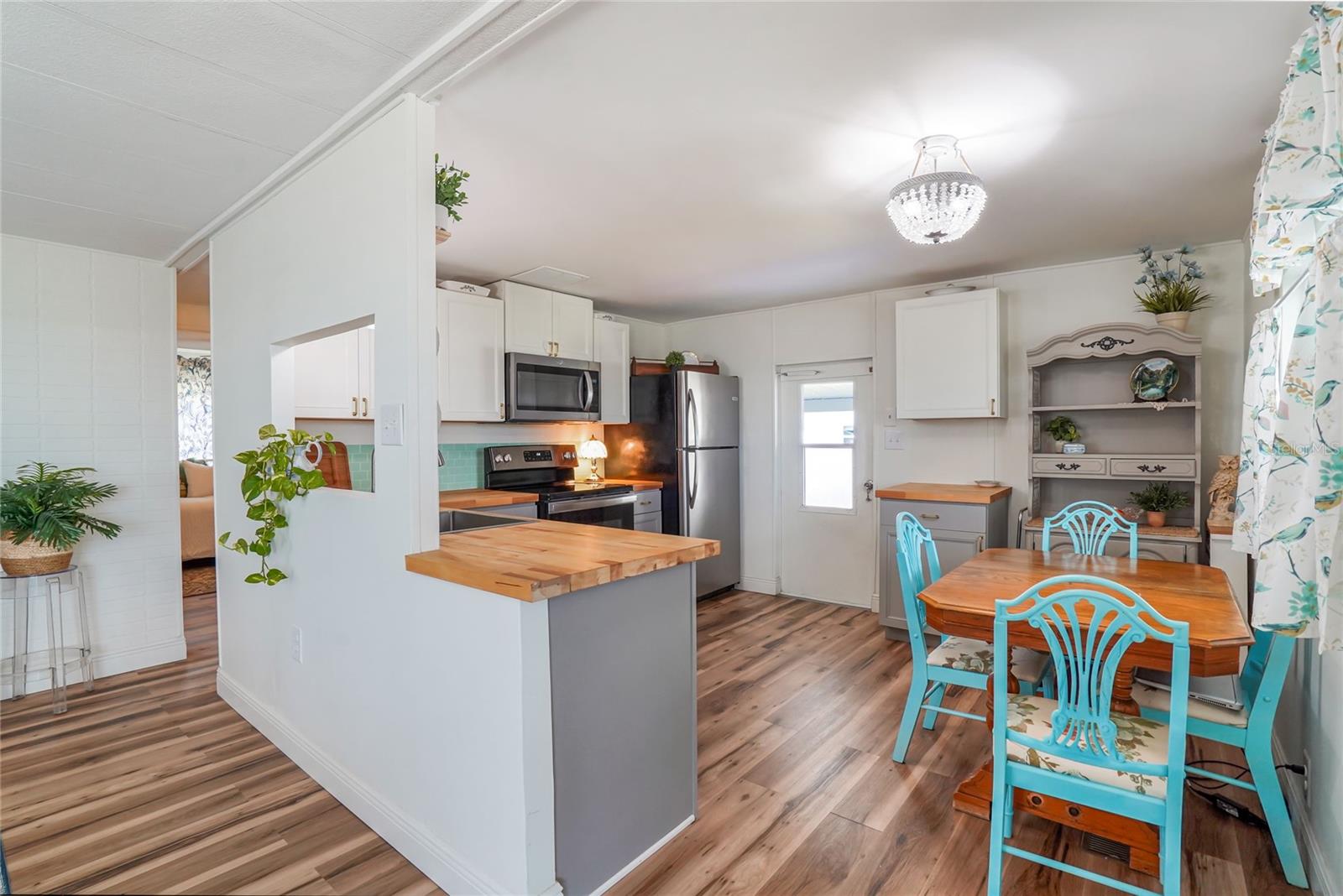 512 IMPERIAL DR, NORTH PORT, FL, 34287