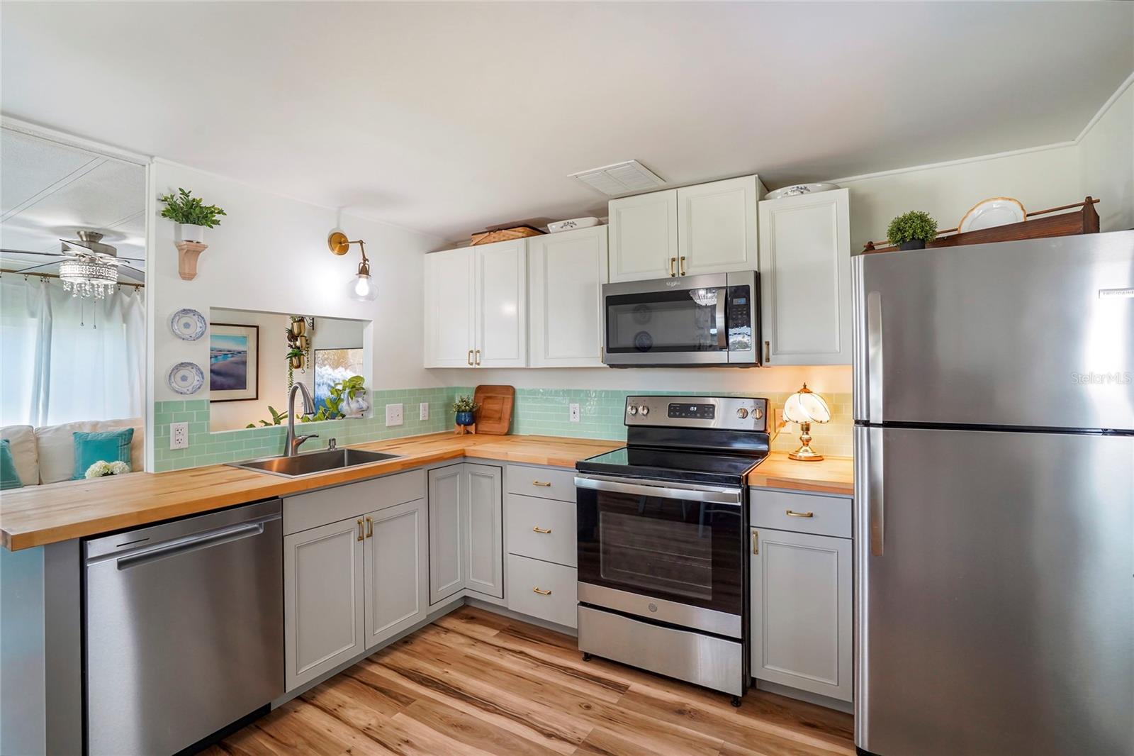 512 IMPERIAL DR, NORTH PORT, FL, 34287