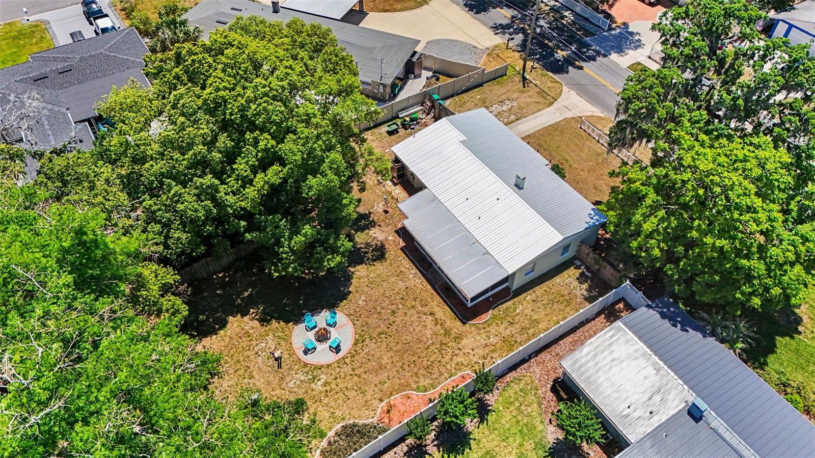 315 W 11TH AVE, MOUNT DORA, FL, 32757
