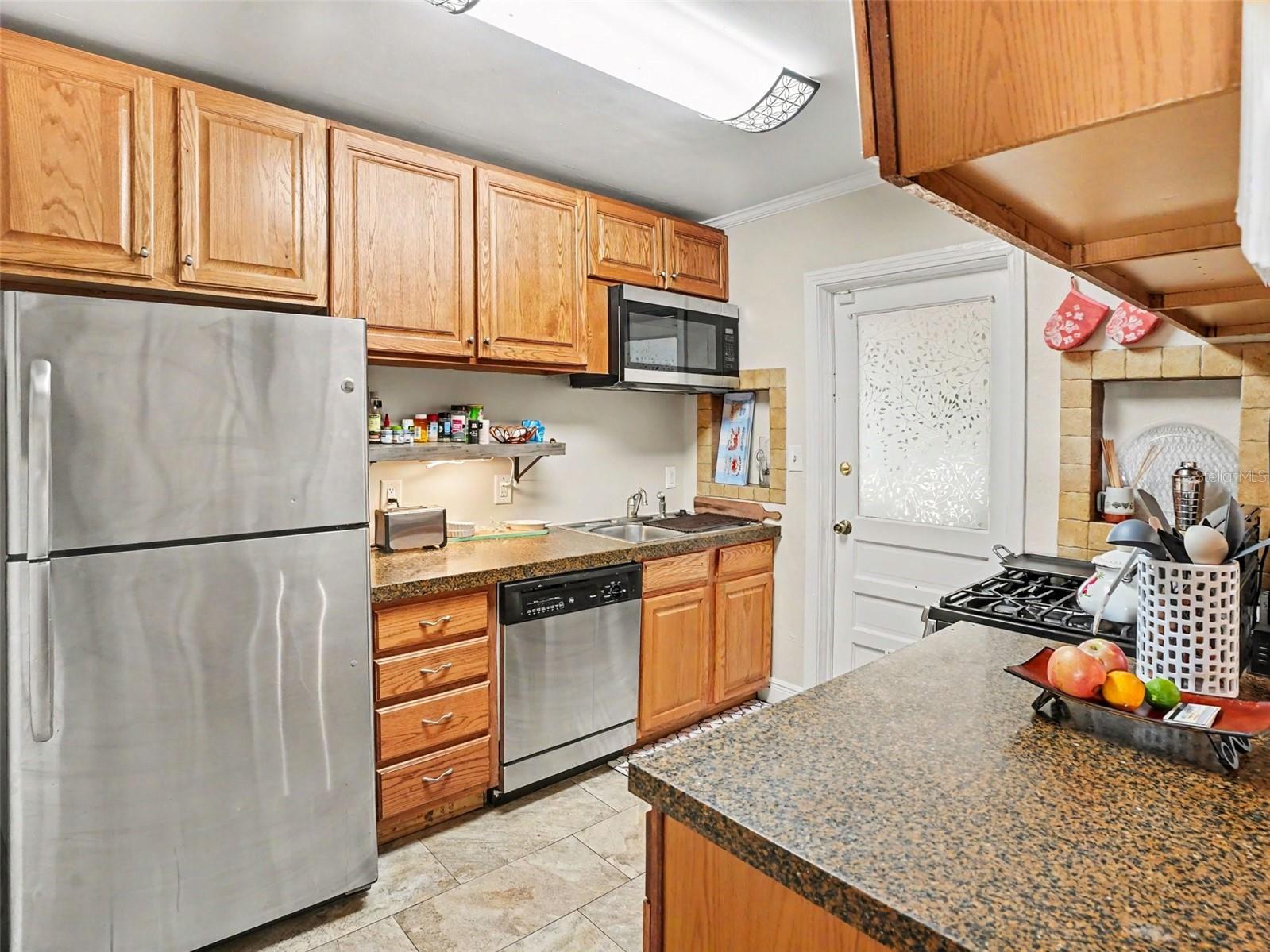 315 W 11TH AVE, MOUNT DORA, FL, 32757